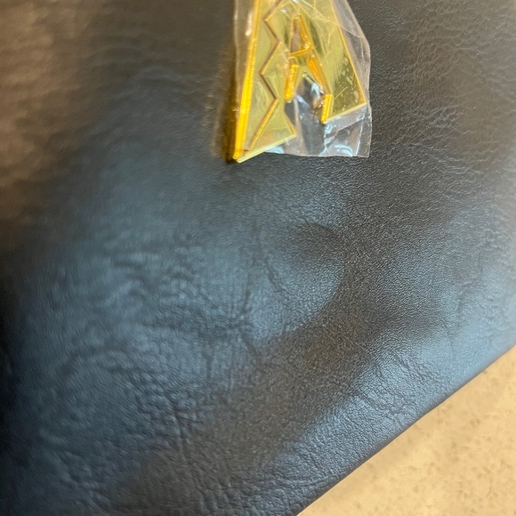 MLB Arizona Diamondbacks Black and Gold Tote and Coin Purse Set - Picture 3 of 11